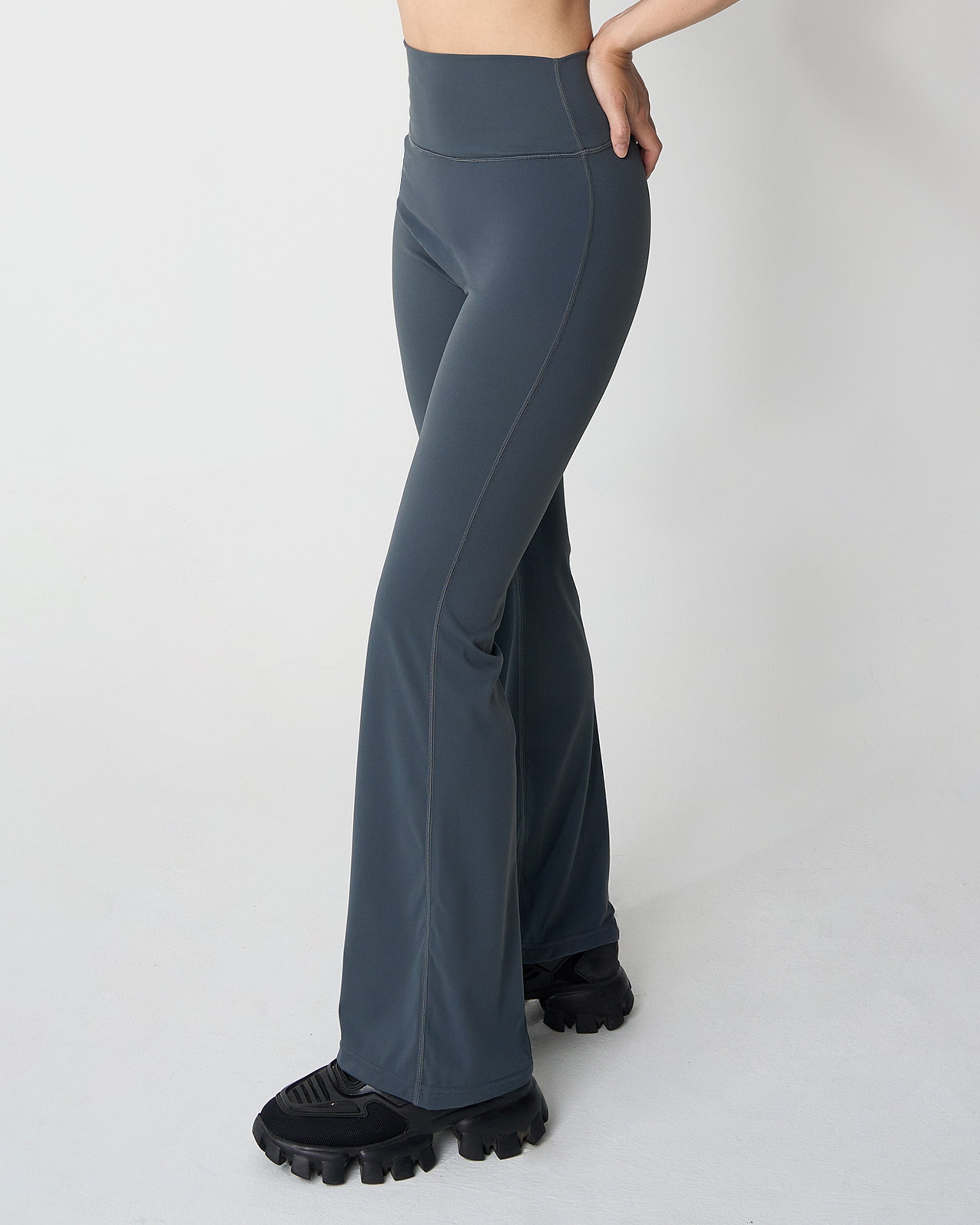 High-Waist Peach Mini-Flared Pant