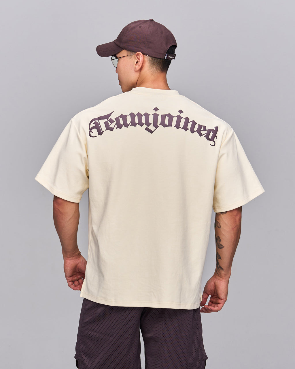 color_dusty grey / off white