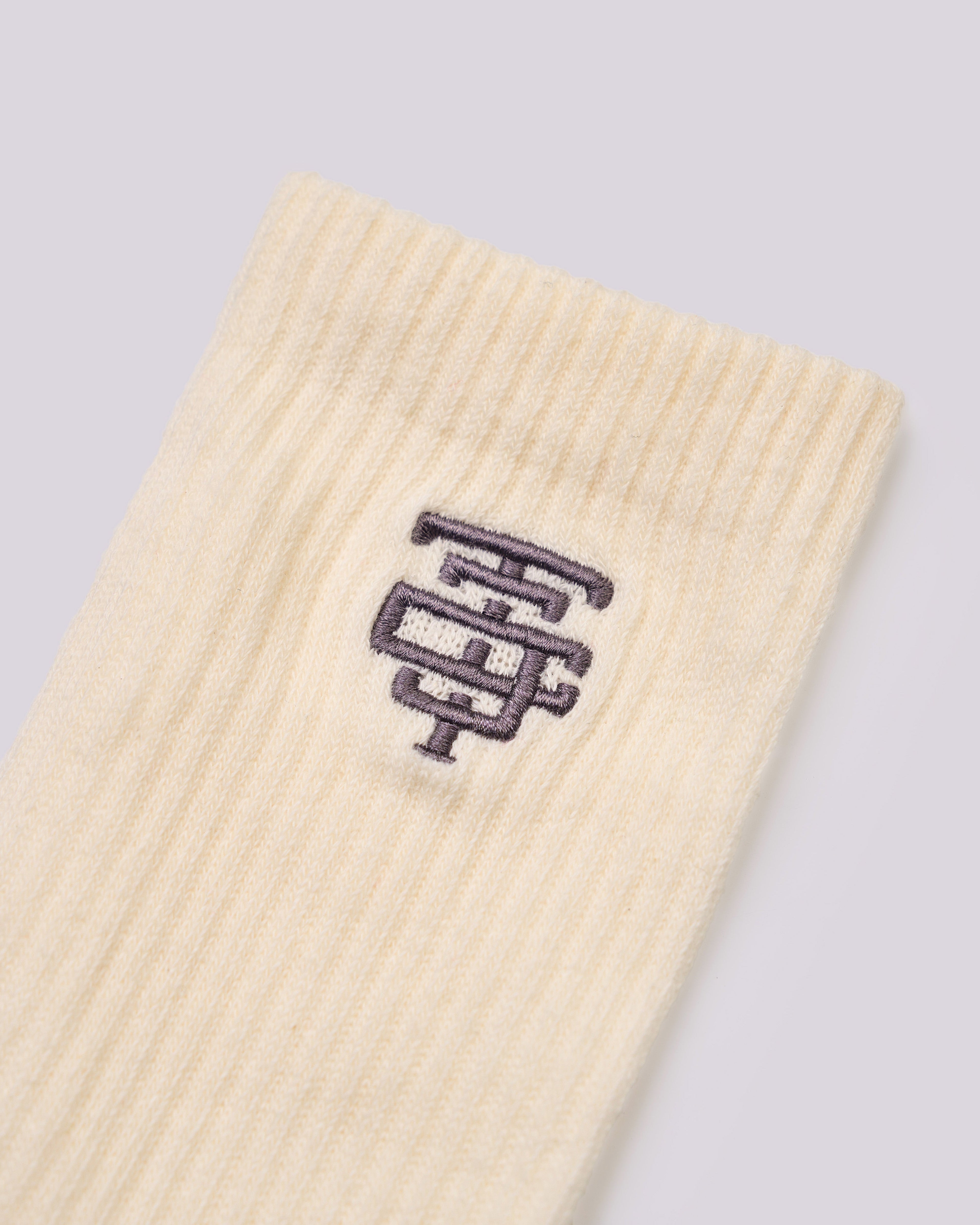 color_dusty purple / off white