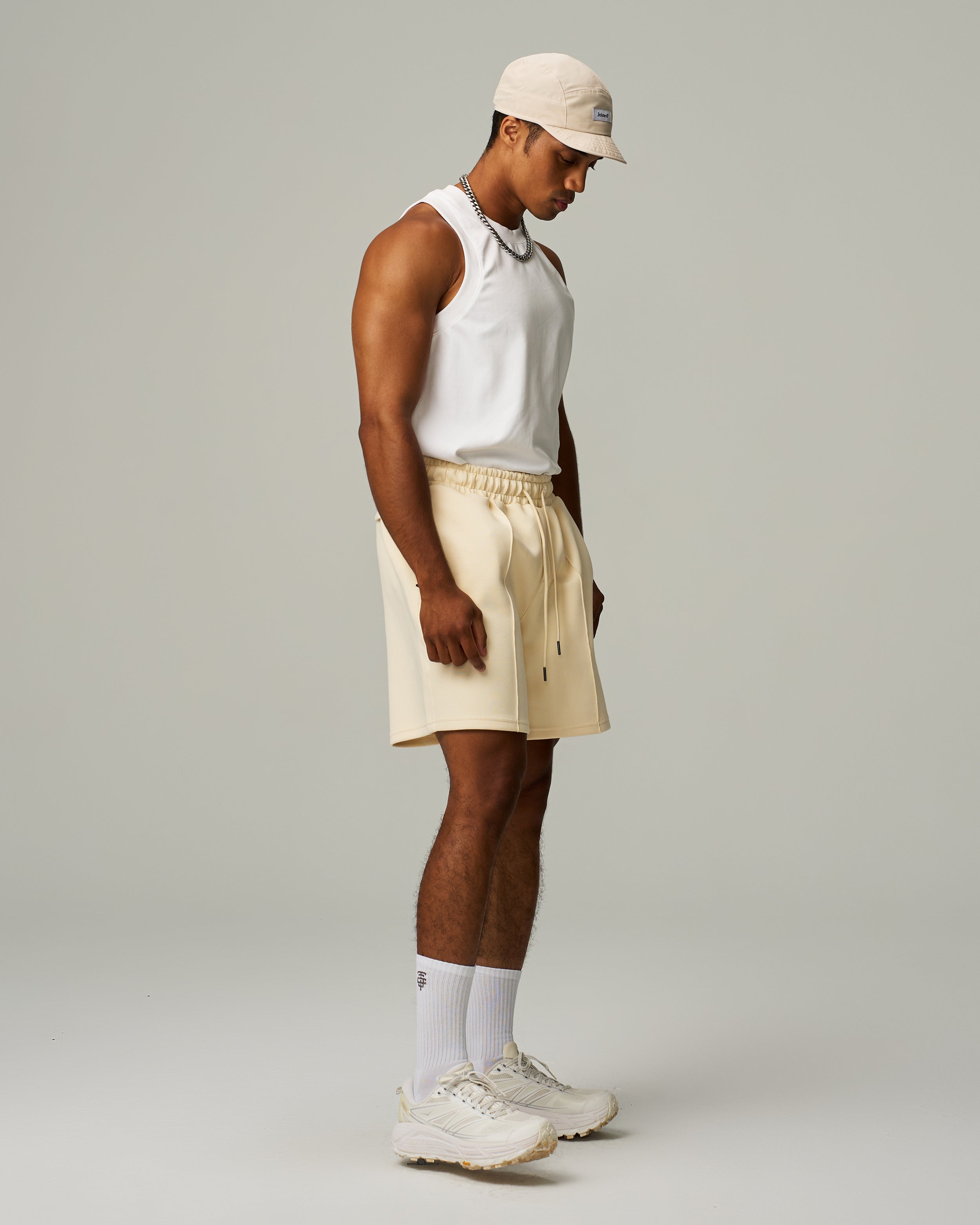 coloor_Off White