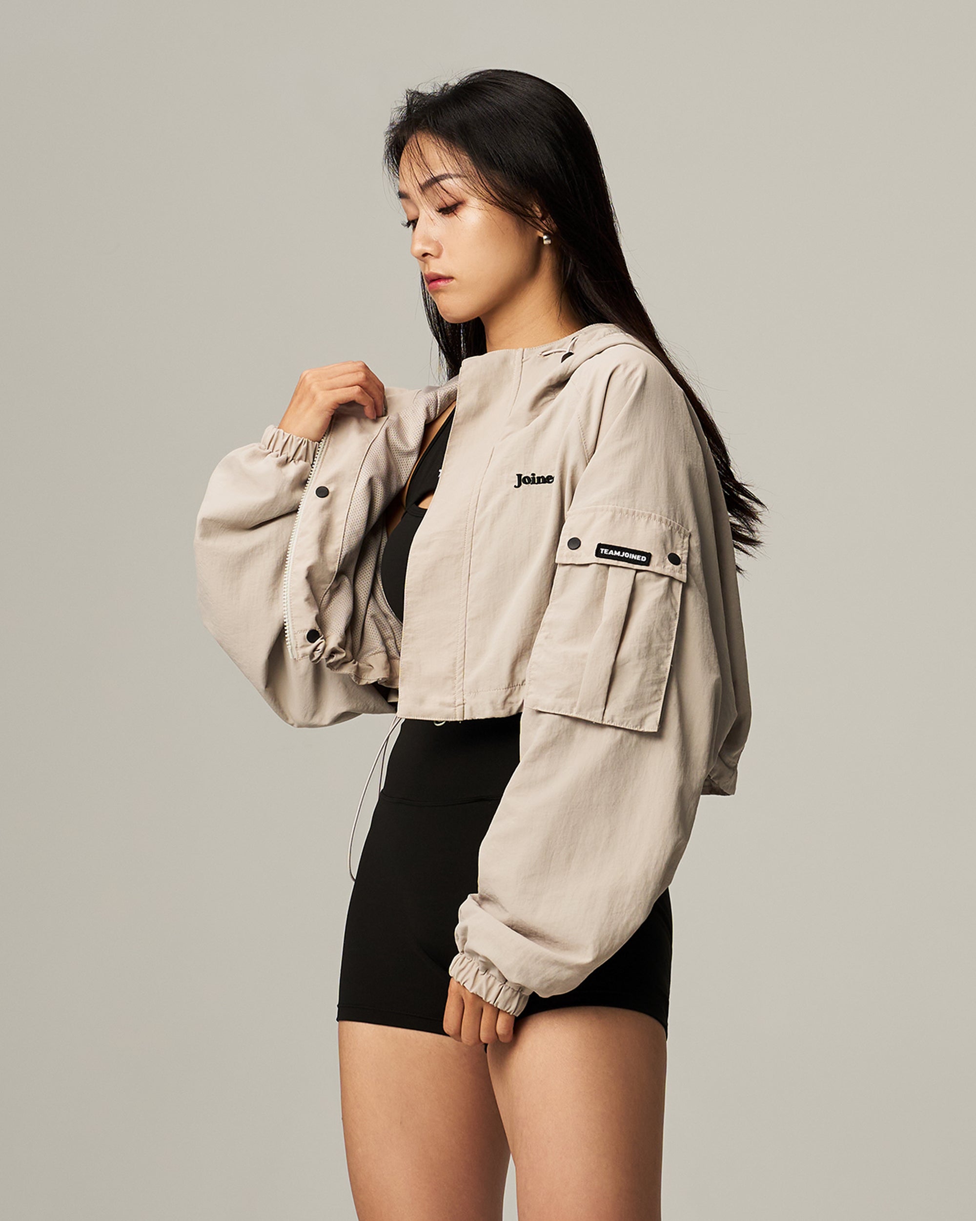 Label Tech Crop Windbreaker