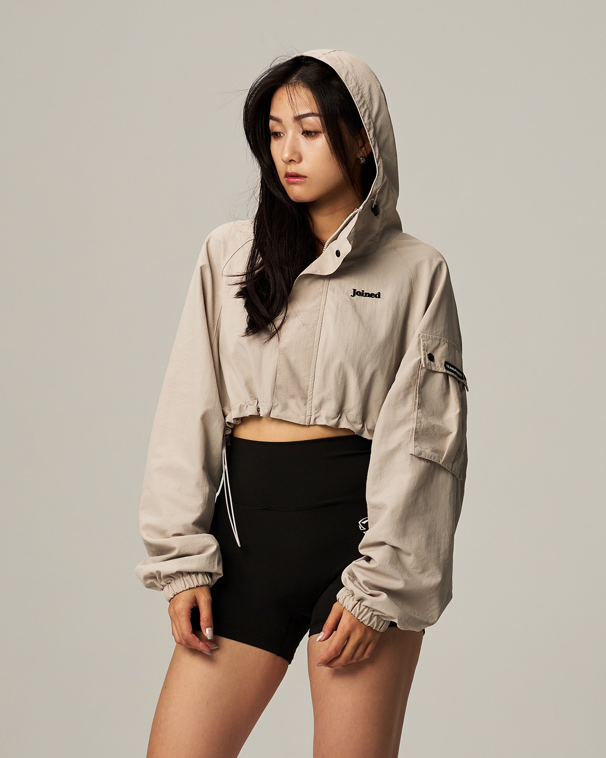 Label Tech Crop Windbreaker