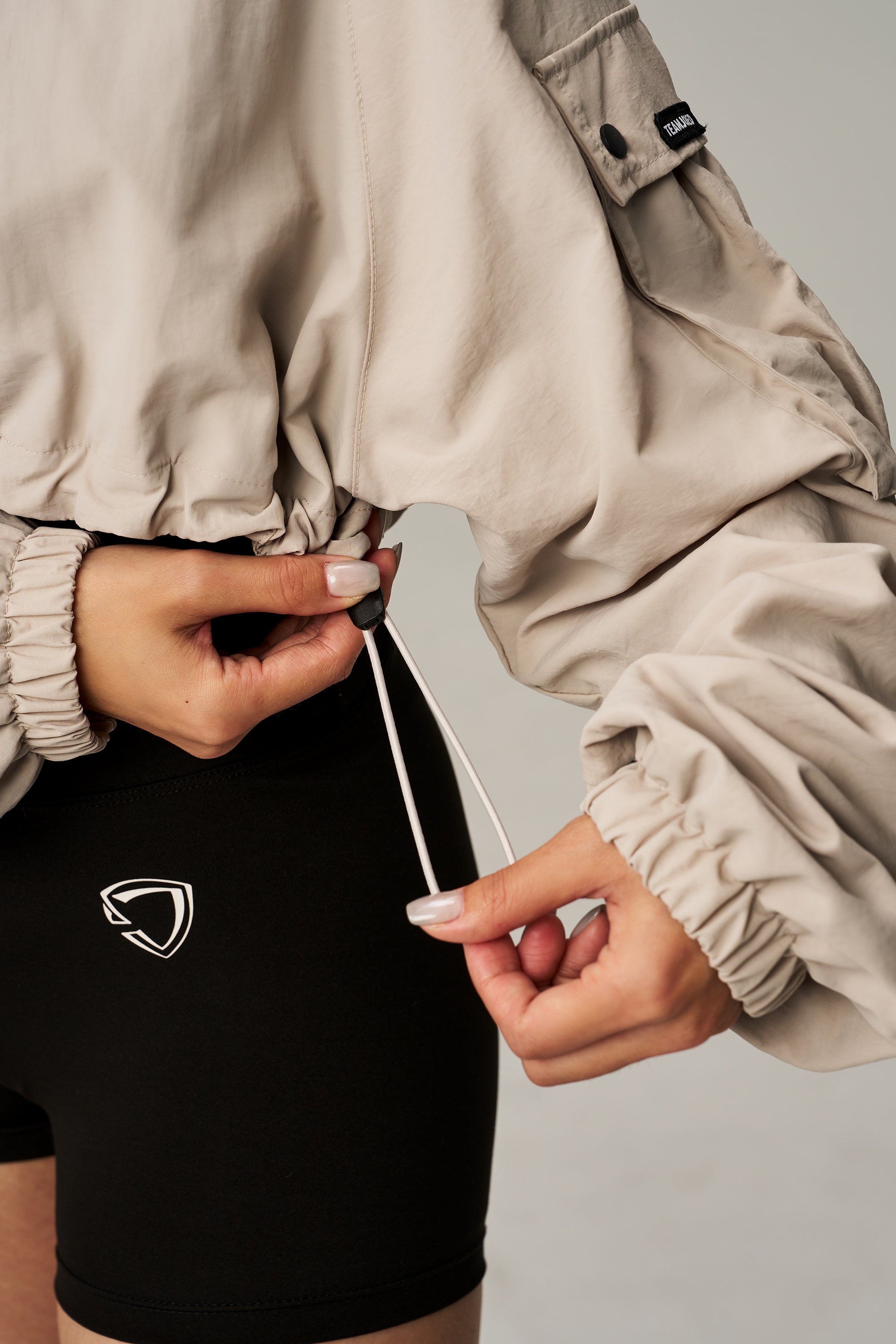 Label Tech Crop Windbreaker